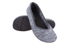 Lade das Bild in den Galerie-Viewer, Xero Shoes Phoenix Knit - Women's Casual Flat Gray

