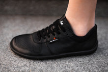 Lade das Bild in den Galerie-Viewer, Be Lenka Sneaker Champ 2.0 Black
